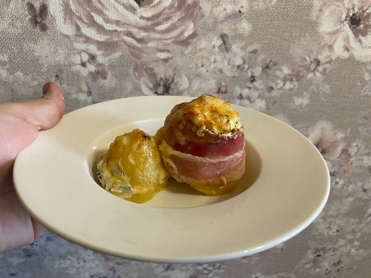 Картофель в беконе: новый взгляд на любимую закуску