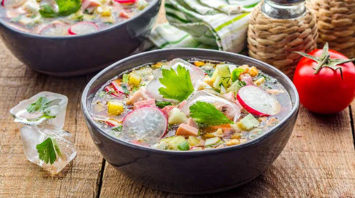 Классическая окрошка на квасе: 5 свежих рецептов для жаркого дня