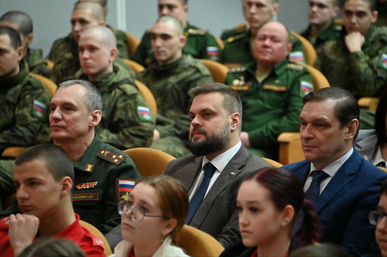 Артём Туров: В Смоленске прошли торжества в честь 85-летнего юбилея 29-ой отдельной железнодорожной Варшавской бригады Вооруженных сил РФ Артём Туров: В Смоленске прошли торжества в честь 85-летнего юбилея 29-ой отдельной железнодорожной Варшавской бригады Вооруженных сил РФ