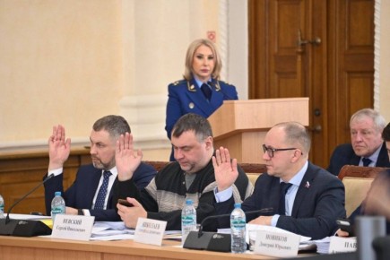 Старший помощник прокурора Смоленской области по взаимодействию с законодательным и исполнительными органами, органами местного самоуправления приняла участие в заседании Смоленской областной Думы