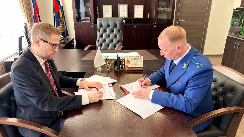 Прокуратура Смоленской области и Уполномоченный по защите прав предпринимателей в Смоленской области заключили соглашение о взаимодействии