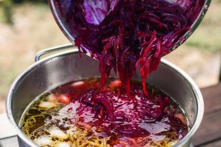 Как добавить необычные ингредиенты в борщ для улучшения вкуса и аромата