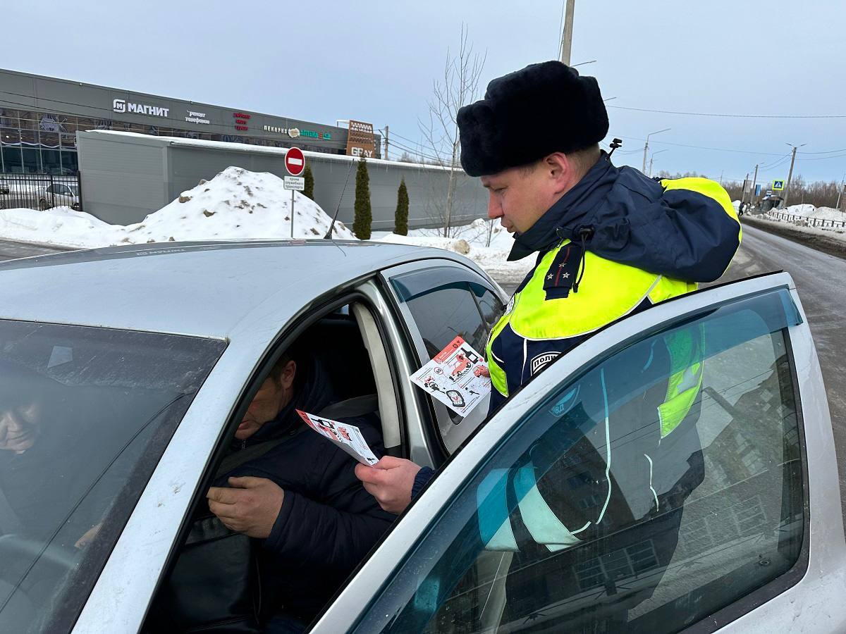 Сотрудники Госавтоинспекции УМВД России по городу Смоленску провели профилактическую акцию «Водитель, соблюдай Правила дорожного движения» Сотрудники Госавтоинспекции УМВД России по городу Смоленску провели профилактическую акцию «Водитель, соблюдай Правила дорожного движения»