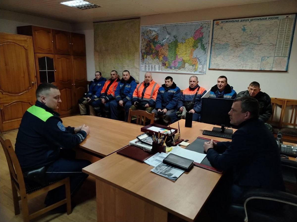 Профилактика ради безопасности: совместная работа Госавтоинспекции и дорожных служб по снижению аварийности