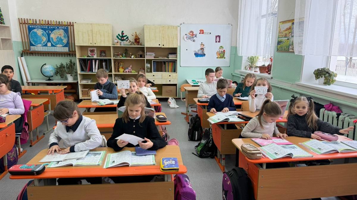 В Рославле сотрудники Госавтоинспеции продолжают профилактическую работу с несовершеннолетними