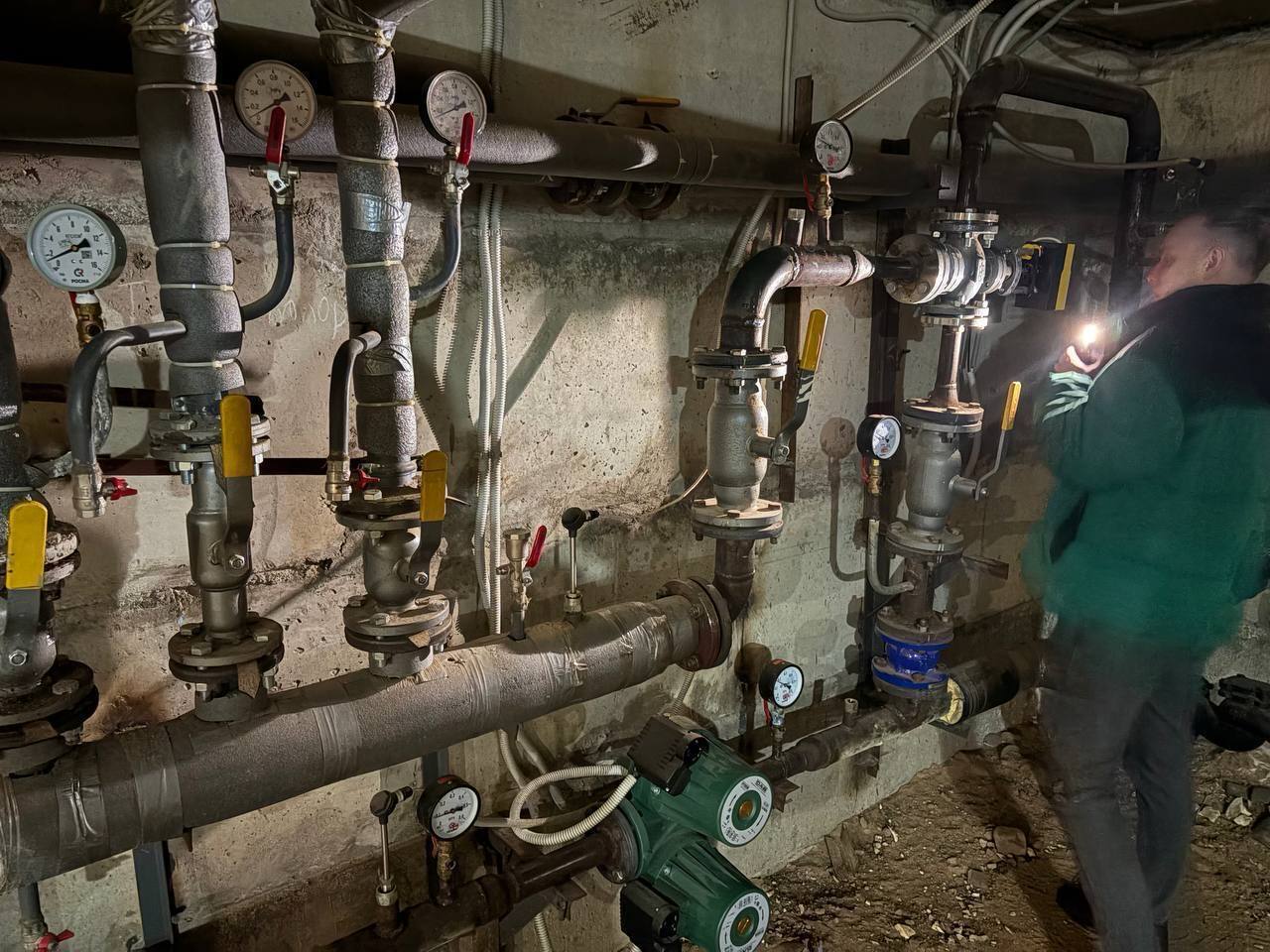 Смоленские работники ЖКХ и бытового обслуживания отмечают профессиональный праздник Смоленские работники ЖКХ и бытового обслуживания отмечают профессиональный праздник