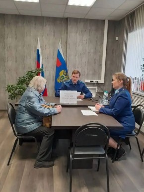 Заместитель прокурора Смоленской области Дмитрий Тольский провел личный прием граждан в Сафоновском муниципальном округе