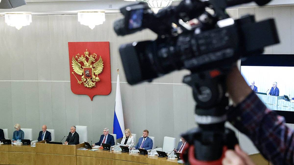 Парламент России запретил выдворение иностранцев, служащих в армии