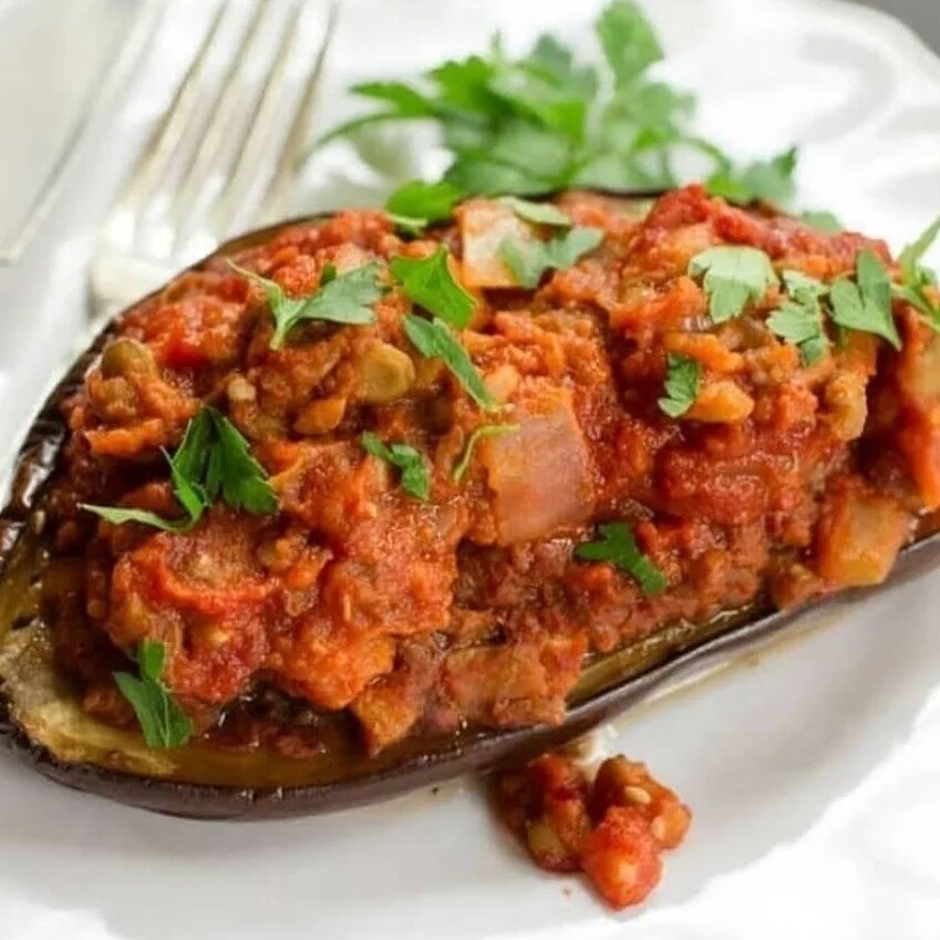 Неповторимый вкус постного блюда: баклажаны с чечевицей