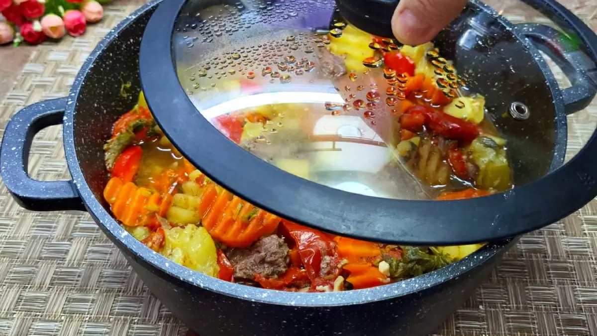 Простой и быстрый способ приготовления мясо с овощами в одном казане
