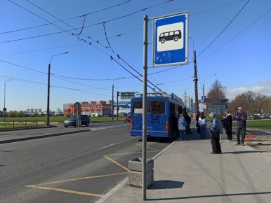 Петербуржцам старше 55 лет напомнили о льготах на проезд в 2026 году