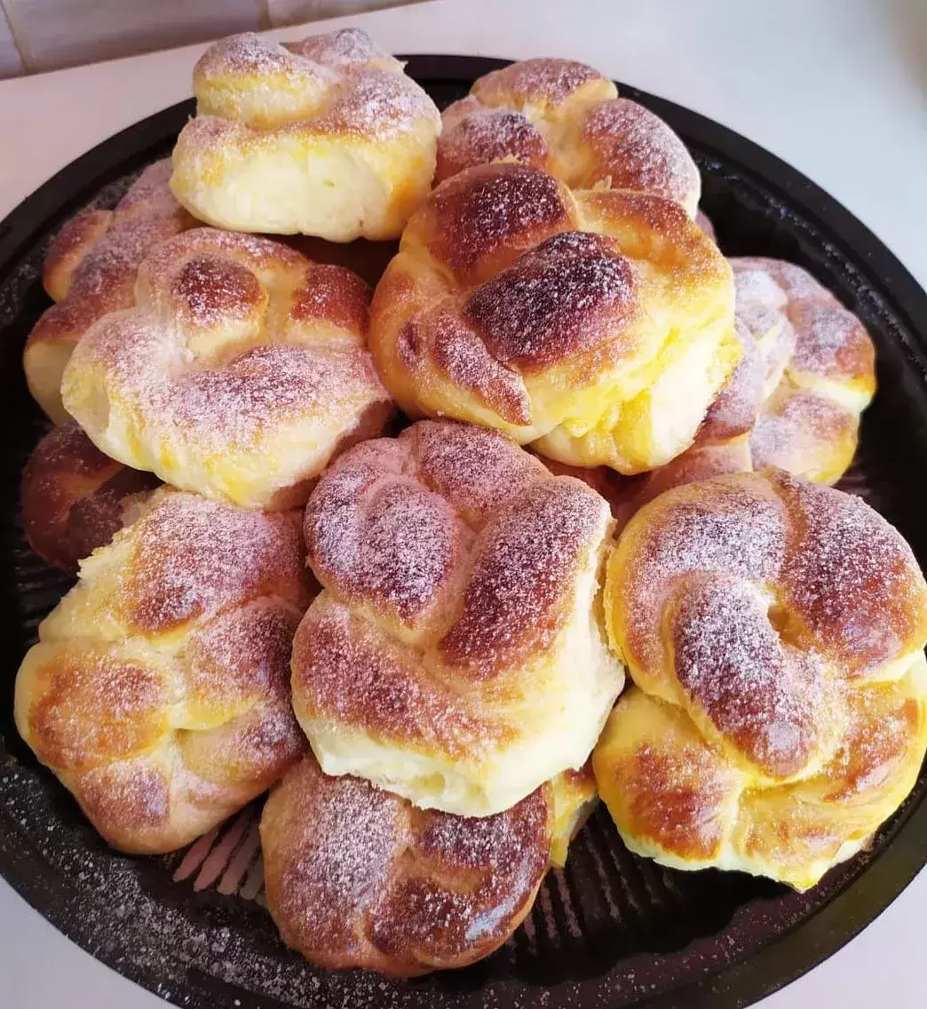 Пышные булочки на сметане: идеальное решение для утреннего или вечернего чаепития