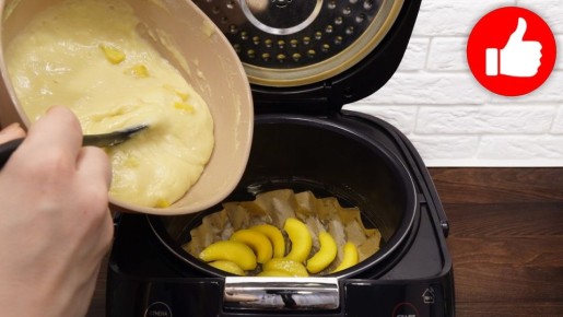 Сладкое чудо: пирог-перевертыш с персиками в мультиварке