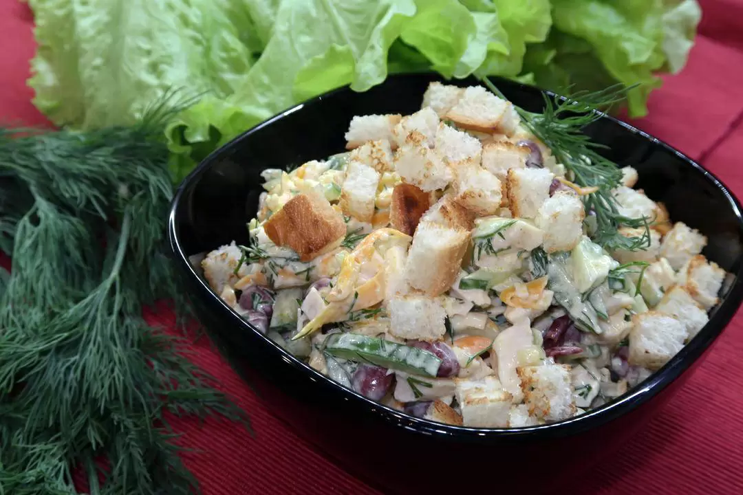 Салат с курицей и фасолью: божественное сочетание для любого стола