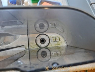 Как отмыть труднодоступные участки: эффективный способ для кувшинов и резервуаров