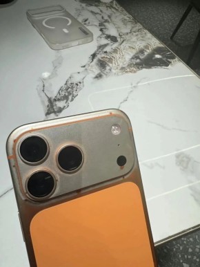 iPhone 17 Pro Max: владельцы жалуются на неожиданные последствия от влажных салфеток