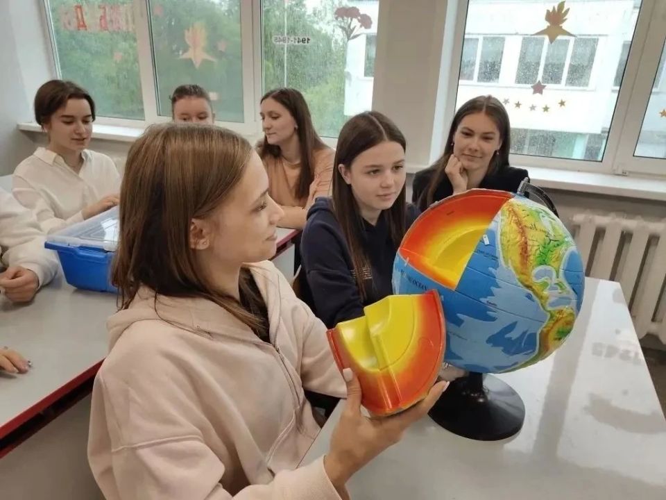 Материально-техническую базу нескольких смоленских школ оснастят до 1 сентября Материально-техническую базу нескольких смоленских школ оснастят до 1 сентября