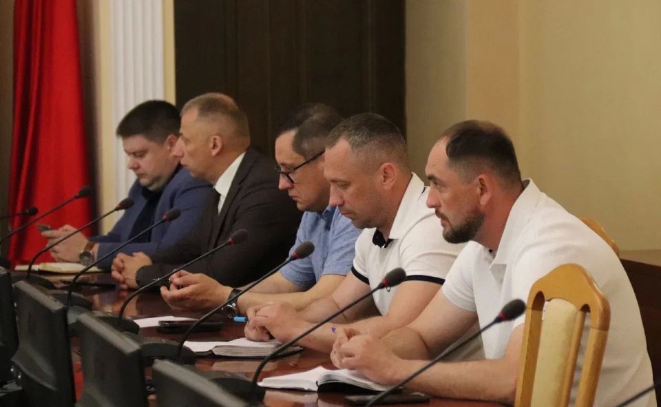 Александр Новиков: В нашем городе сейчас ведутся активные работы по благоустройству, строительству, уборке территорий Александр Новиков: В нашем городе сейчас ведутся активные работы по благоустройству, строительству, уборке территорий