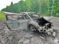 Огонь уничтожил автомобиль