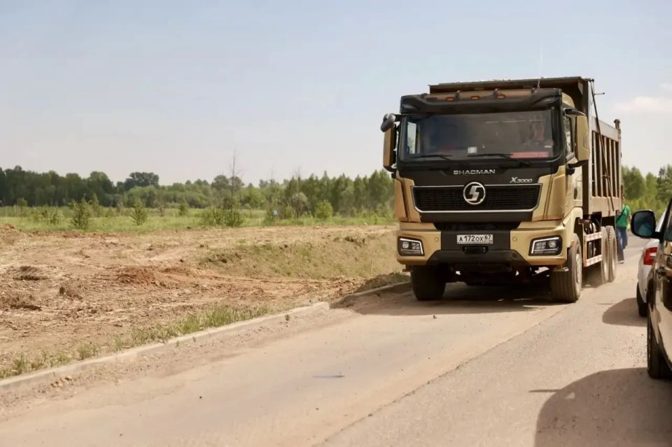 Василий Анохин: В Заднепровском районе Смоленска продолжается строительство новой автомобильной дороги Василий Анохин: В Заднепровском районе Смоленска продолжается строительство новой автомобильной дороги