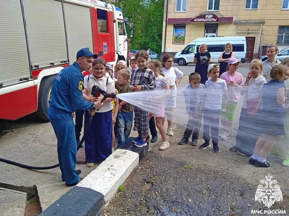 Яркий финал учебного года. Конец мая – любимое время многих школьников Яркий финал учебного года. Конец мая – любимое время многих школьников