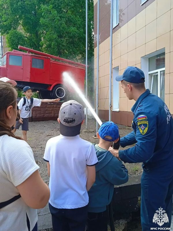 Яркий финал учебного года. Конец мая – любимое время многих школьников Яркий финал учебного года. Конец мая – любимое время многих школьников