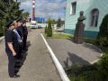 В преддверии Дня памяти и скорби смоленские транспортные полицейские и общественники почтили память земляка