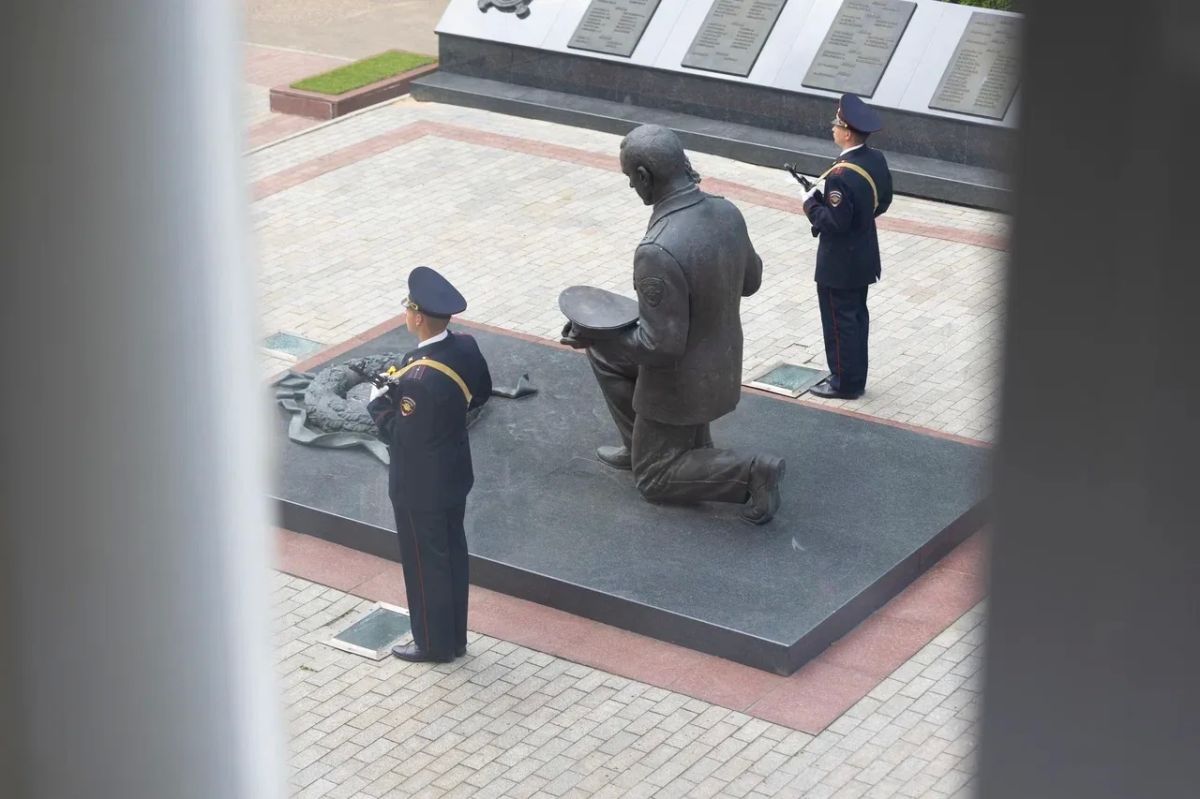 Александр Новиков: Сегодня свой профессиональный праздник отмечает Государственная автомобильная инспекция МВД РФ. Ровно 90 лет назад, 3 июля 1936 года, была создана служба, на которую с самого начала была возложена особая... Александр Новиков: Сегодня свой профессиональный праздник отмечает Государственная автомобильная инспекция МВД РФ. Ровно 90 лет назад, 3 июля 1936 года, была создана служба, на которую с самого начала была возложена особая...