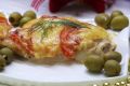 Нежное мясо по-французски: свинина с помидорами и сыром в духовке