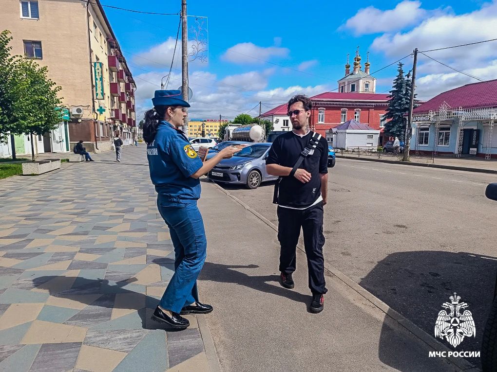 Чтобы лето прошло без пожаров, сотрудники МЧС напоминают смолянам правила безопасности Чтобы лето прошло без пожаров, сотрудники МЧС напоминают смолянам правила безопасности
