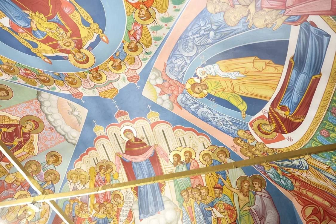 Введенский кафедральный собор в городе Чебоксары Введенский кафедральный собор в городе Чебоксары