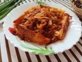 Горячее домашнее блюдо: сытный бигус с тушенкой