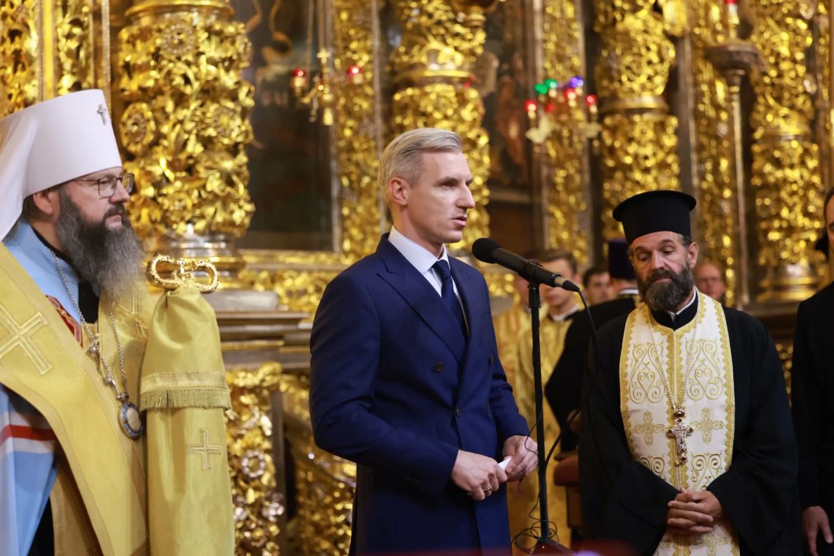 Василий Анохин: Сегодня в Смоленск прибыла величайшая христианская святыня – десница святителя Спиридона Тримифунтского Василий Анохин: Сегодня в Смоленск прибыла величайшая христианская святыня – десница святителя Спиридона Тримифунтского