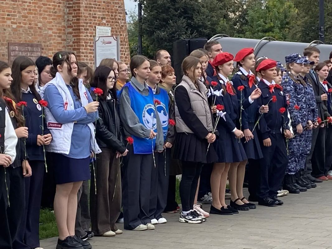 В Смоленске провели акцию «Капля жизни» в память о трагедии в Беслане В Смоленске провели акцию «Капля жизни» в память о трагедии в Беслане