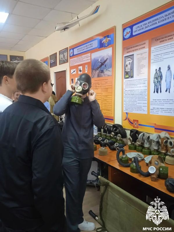 Жизненно важные уроки. В смоленском музее МЧС России прошёл традиционный для начала учебного года Всероссийский открытый урок по безопасности жизнедеятельности Жизненно важные уроки. В смоленском музее МЧС России прошёл традиционный для начала учебного года Всероссийский открытый урок по безопасности жизнедеятельности