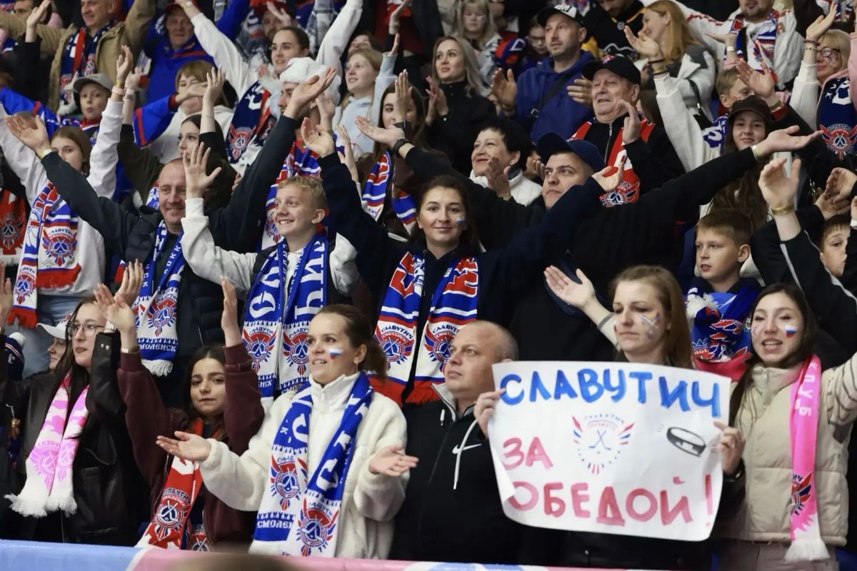 Губернатор поздравил смоленский "Славутич" с победой в Кубке Салея 2026 Губернатор поздравил смоленский "Славутич" с победой в Кубке Салея 2026
