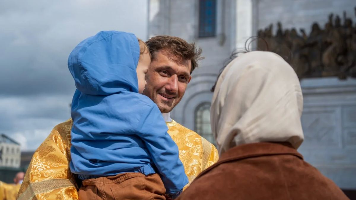 Общемосковский крестный ход собрал тысячи верующих Общемосковский крестный ход собрал тысячи верующих