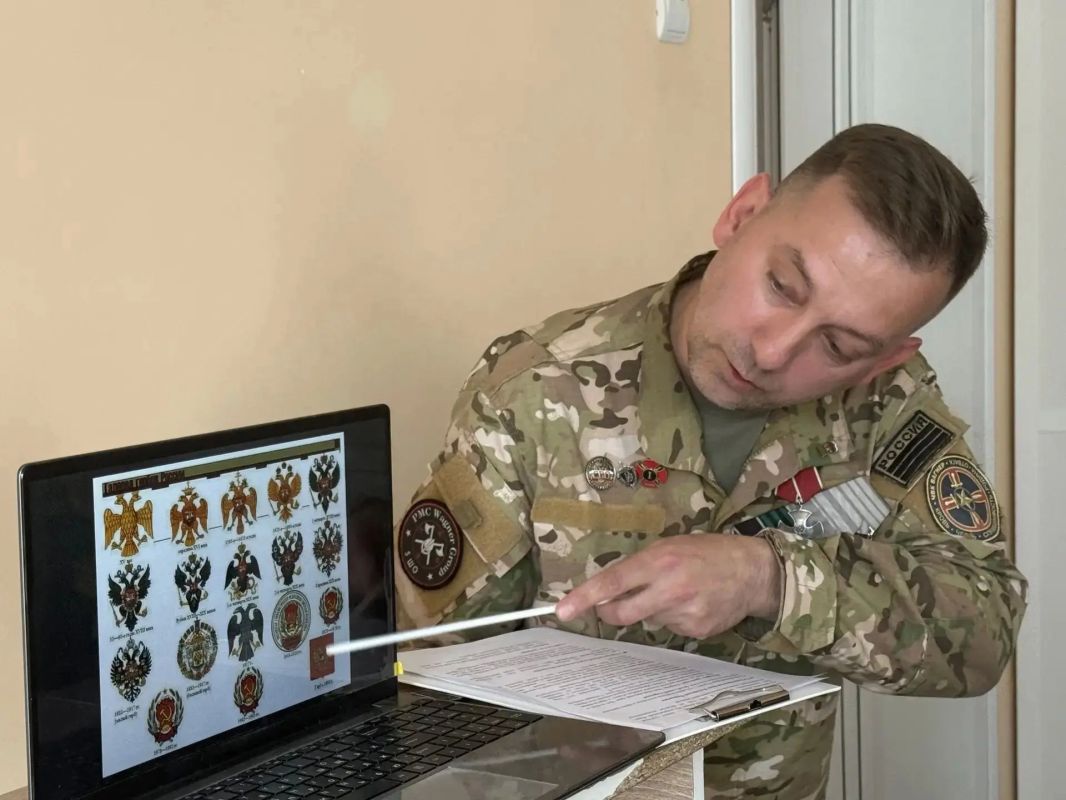 Василий Анохин: Служение Отечеству не ограничивается военной службой – оно проявляется в заботе о героях и их близких Василий Анохин: Служение Отечеству не ограничивается военной службой – оно проявляется в заботе о героях и их близких