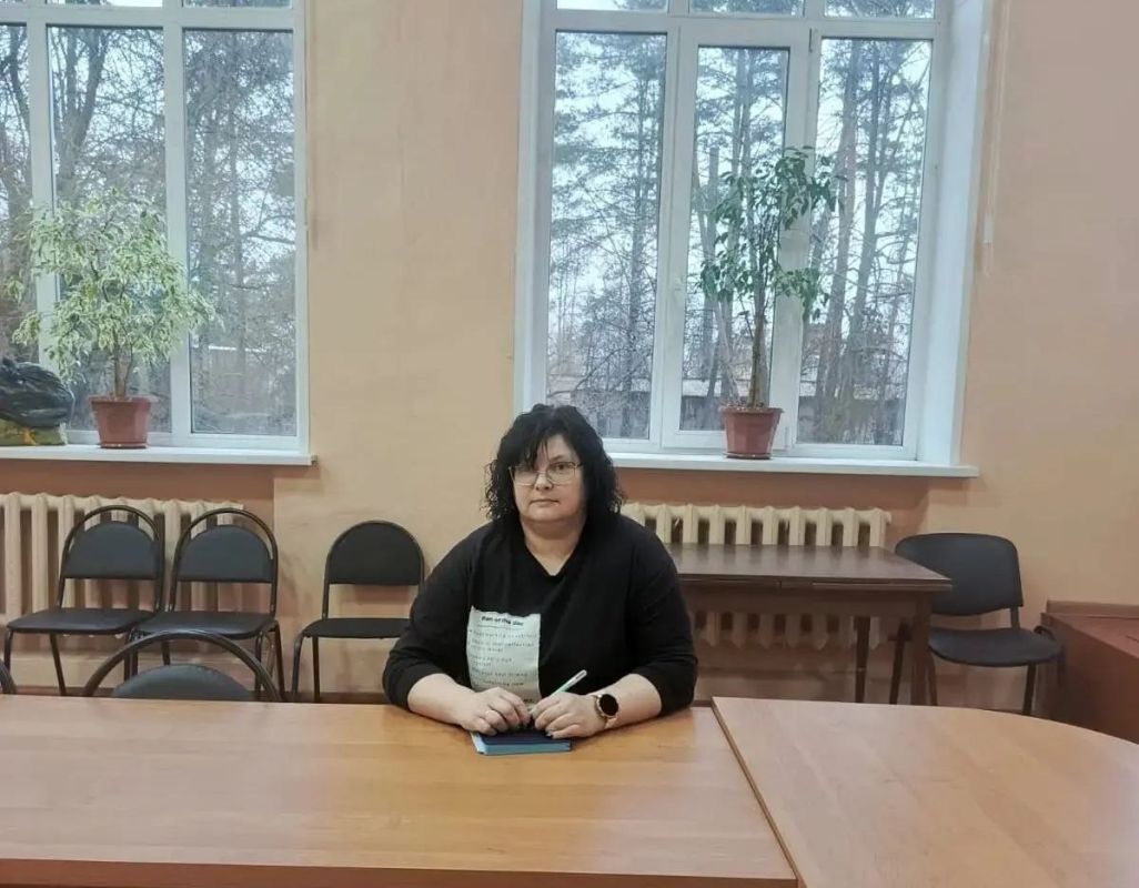 Избирательная система Смоленской области – это одна большая семья, где трудятся как люди с большим опытом, всегда готовые поделиться наработками с коллегами, так и молодежь, которая активно вливается в состав УИКов и ТИКов Избирательная система Смоленской области – это одна большая семья, где трудятся как люди с большим опытом, всегда готовые поделиться наработками с коллегами, так и молодежь, которая активно вливается в состав УИКов и ТИКов