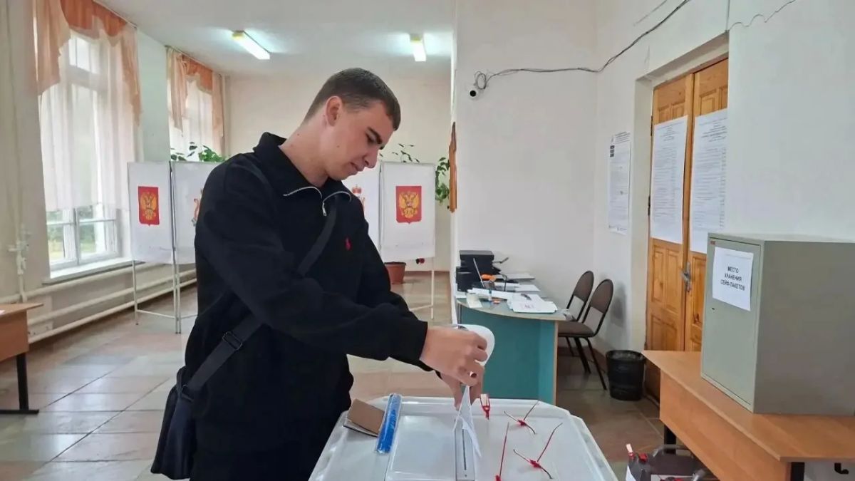 Василий Анохин: Первый день голосования на выборах депутатов Государственной Думы РФ завершен Василий Анохин: Первый день голосования на выборах депутатов Государственной Думы РФ завершен