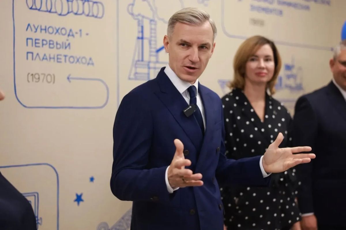 Василий Анохин: В Смоленске после капитального ремонта торжественно открыли одно из старейших образовательных учреждений региона – школу № 1 города Смоленска Василий Анохин: В Смоленске после капитального ремонта торжественно открыли одно из старейших образовательных учреждений региона – школу № 1 города Смоленска