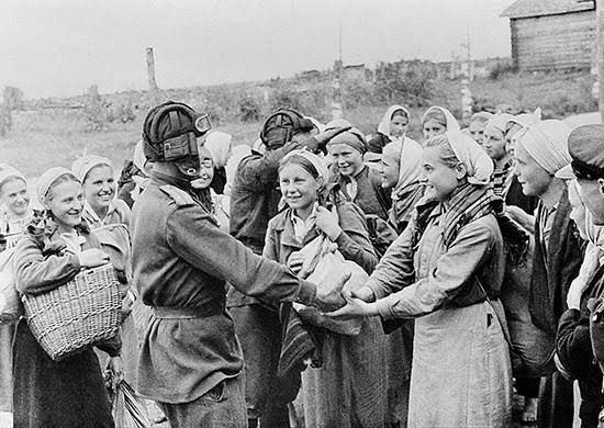 ЭТО БЫЛО 83 ГОДА НАЗАД. Город Смоленск, расположенный в 400 км к западу от Москвы, стал эпицентром двух крупных сражений в русской военной истории: ЭТО БЫЛО 83 ГОДА НАЗАД. Город Смоленск, расположенный в 400 км к западу от Москвы, стал эпицентром двух крупных сражений в русской военной истории: