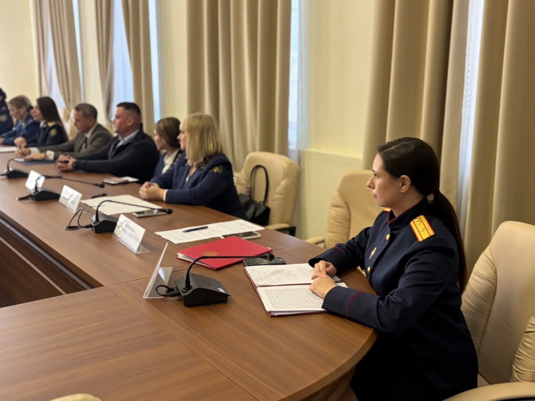 Офицеры следственного управления СКР по Смоленской области приняли участие в брифинге о профилактике вовлечения молодежи в диверсионно-террористическую деятельность Офицеры следственного управления СКР по Смоленской области приняли участие в брифинге о профилактике вовлечения молодежи в диверсионно-террористическую деятельность