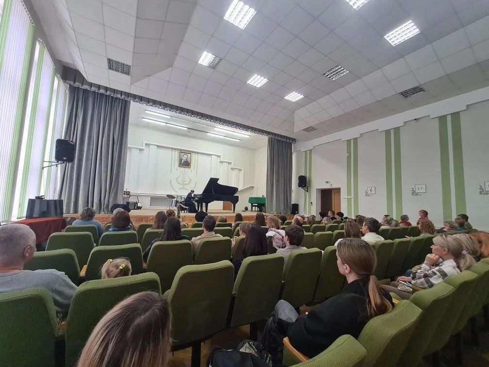Александр Новиков: Смоленск и Беларусь связывают давние добрые отношения, которые с каждым годом получают новое развитие Александр Новиков: Смоленск и Беларусь связывают давние добрые отношения, которые с каждым годом получают новое развитие