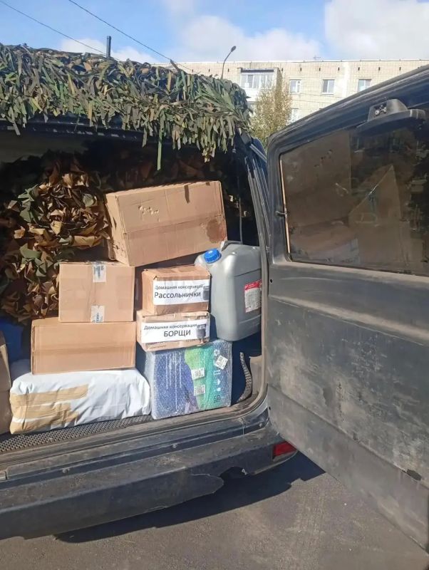 Смоляне передали новую партию помощи защитникам Родины Смоляне передали новую партию помощи защитникам Родины