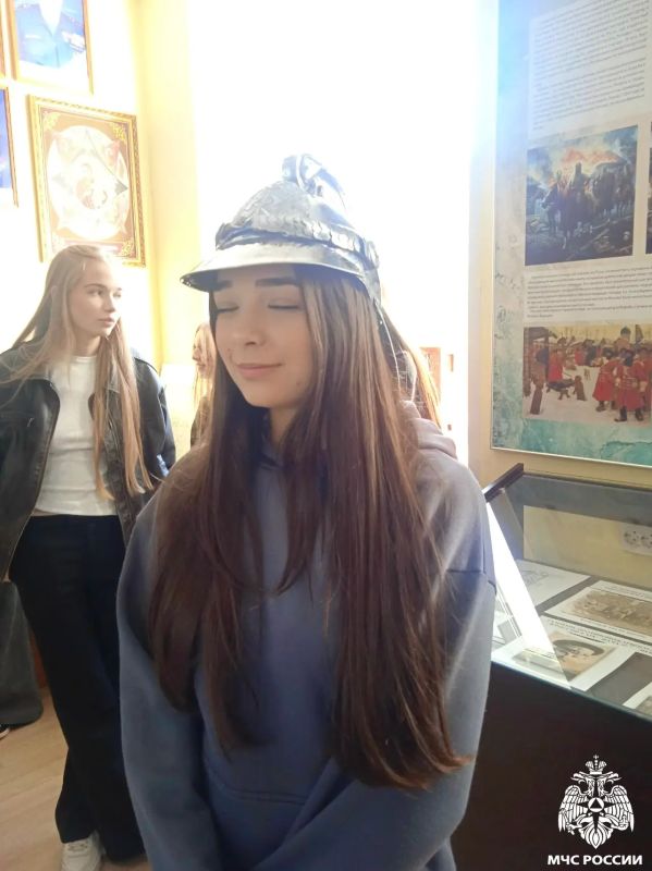 Будущие медики в музее пожарных и спасателей Будущие медики в музее пожарных и спасателей