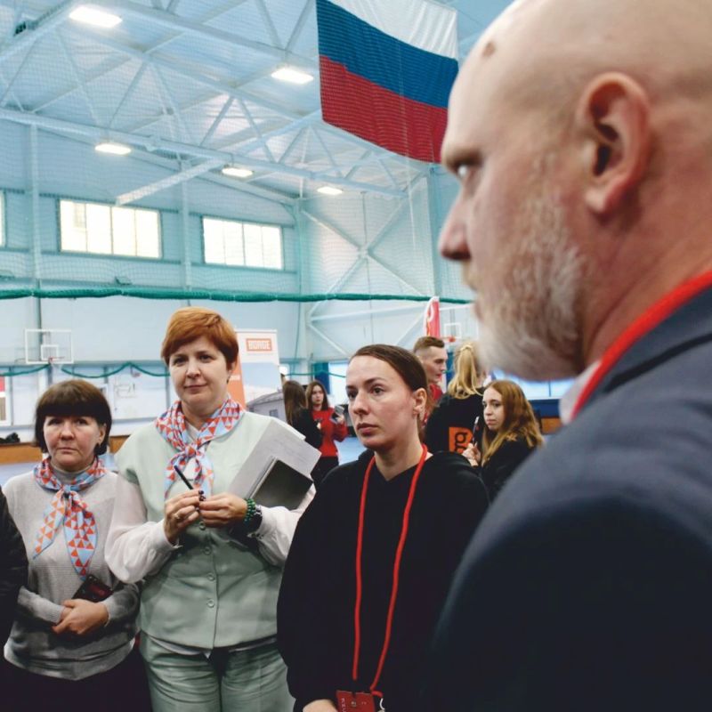 Вчера площадка «Смола» вновь объединила молодёжь, ищущую свой путь, и тех, кто готов в этом помочь Вчера площадка «Смола» вновь объединила молодёжь, ищущую свой путь, и тех, кто готов в этом помочь