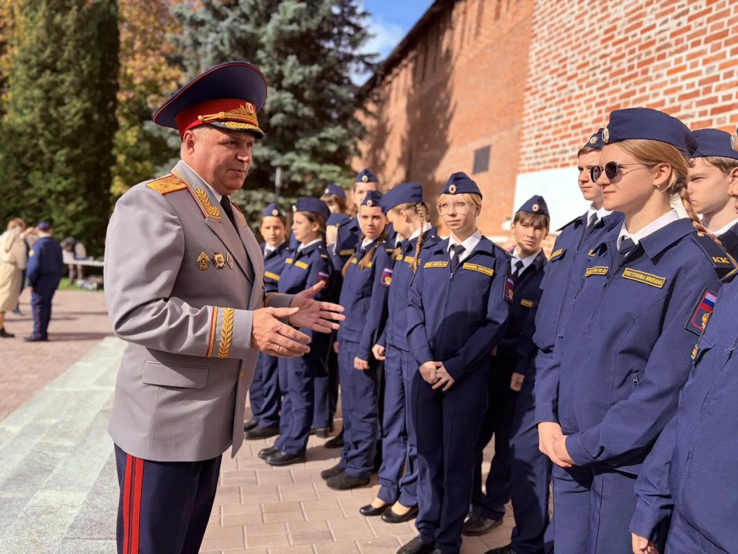 В Смоленске кадеты Следственного комитета принесли торжественную клятву В Смоленске кадеты Следственного комитета принесли торжественную клятву