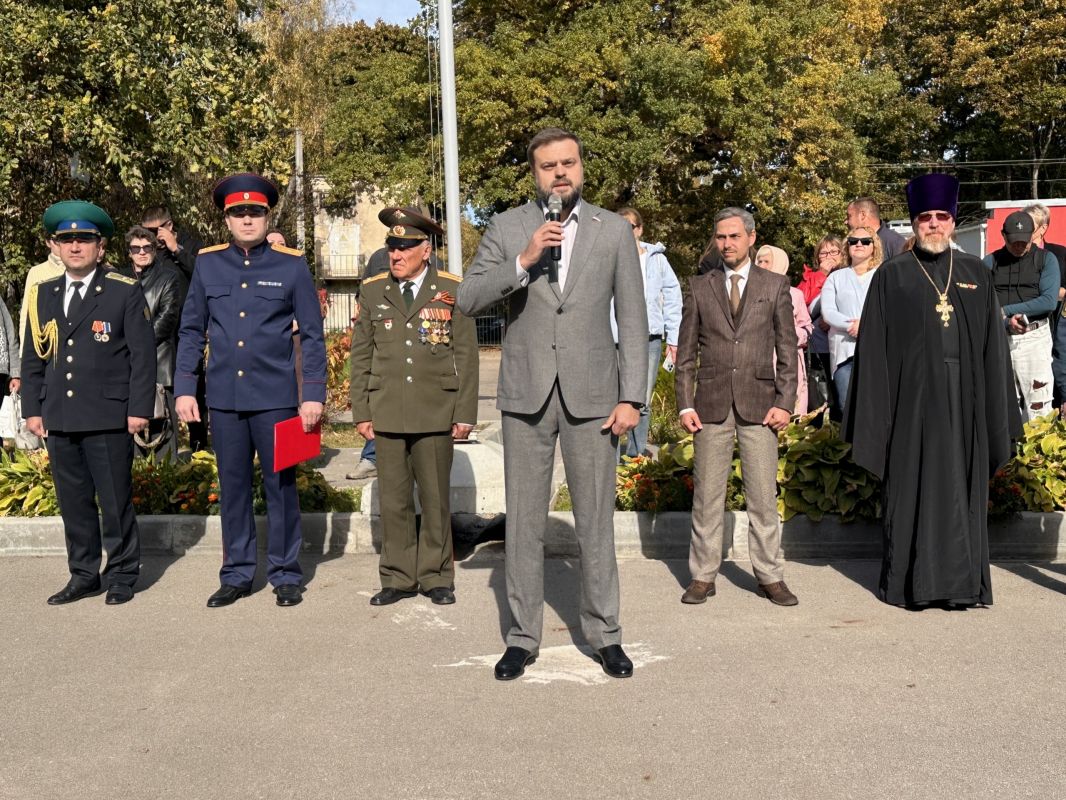 Артём Туров: В Смоленском кадетском корпусе 73 воспитанника приняли торжественное обещание кадета Артём Туров: В Смоленском кадетском корпусе 73 воспитанника приняли торжественное обещание кадета