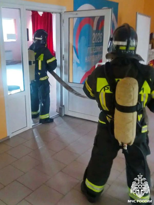 Тренировка пожарных в сельском доме культуры Тренировка пожарных в сельском доме культуры